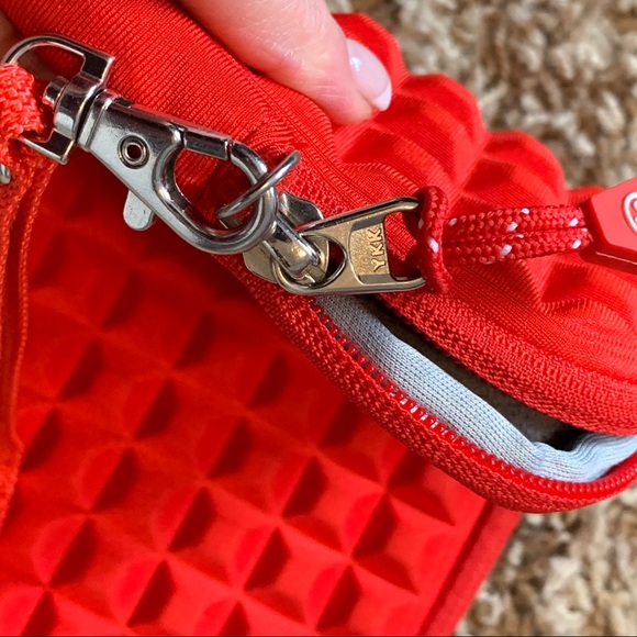 NABI red padded zipper Case - Picture 3 of 6